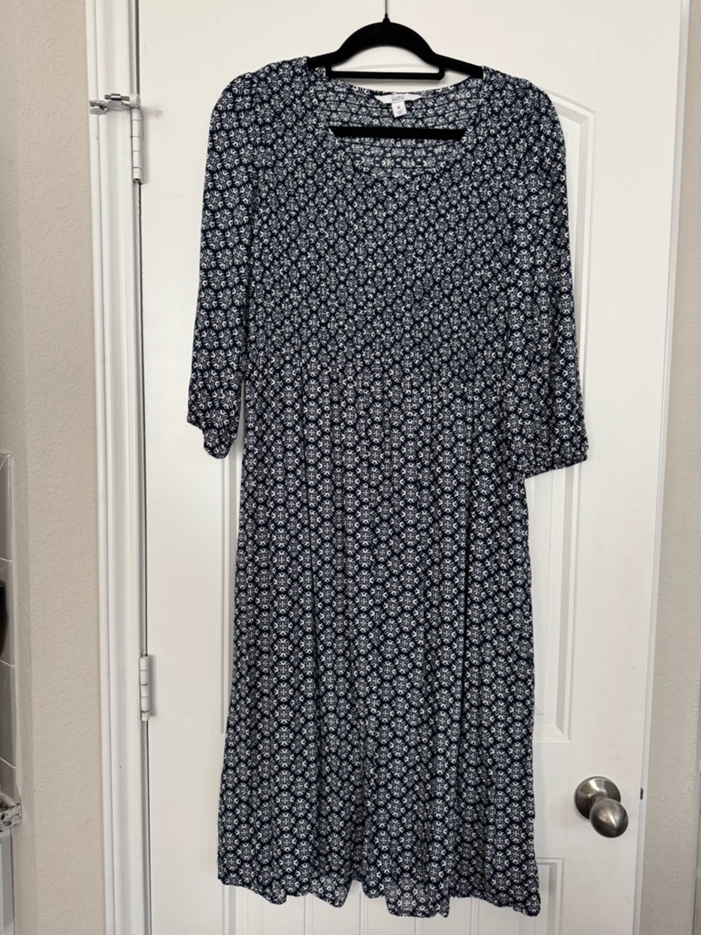 Croft & Barrow Women's Floral Dress M Blue/White 3/4 Sleeve Smocked Pockets